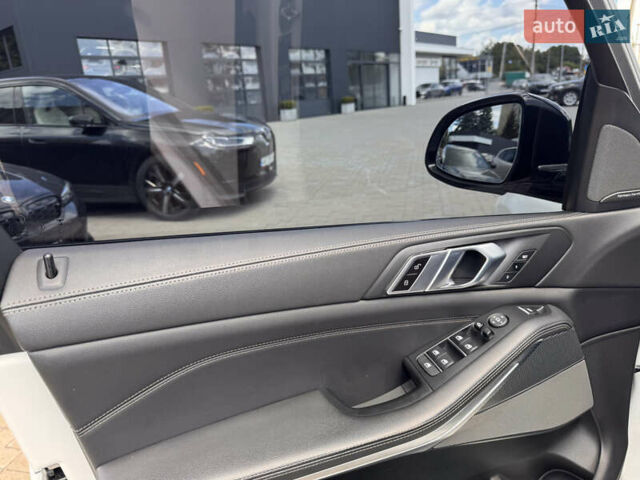 Белый БМВ Х5, объемом двигателя 2.99 л и пробегом 135 тыс. км за 61900 $, фото 18 на Automoto.ua