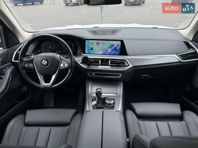 Белый БМВ Х5, объемом двигателя 2 л и пробегом 68 тыс. км за 56500 $, фото 26 на Automoto.ua