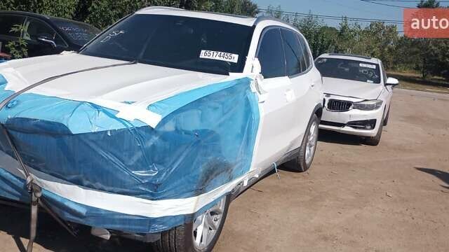 Белый БМВ Х5, объемом двигателя 3 л и пробегом 43 тыс. км за 34000 $, фото 1 на Automoto.ua