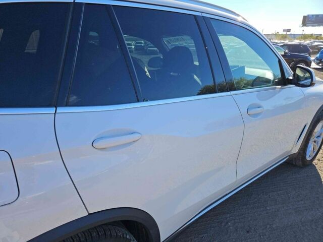 Белый БМВ Х5, объемом двигателя 3 л и пробегом 225 тыс. км за 43000 $, фото 14 на Automoto.ua