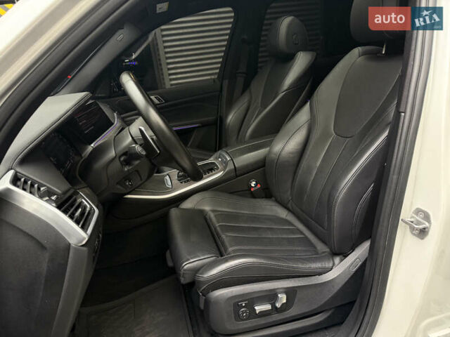 Белый БМВ Х5, объемом двигателя 3 л и пробегом 63 тыс. км за 45000 $, фото 9 на Automoto.ua