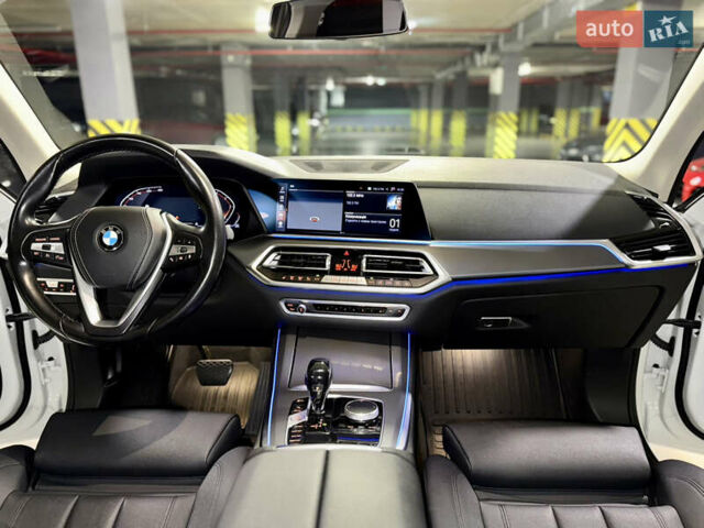Білий БМВ Х5, об'ємом двигуна 2 л та пробігом 68 тис. км за 54500 $, фото 33 на Automoto.ua