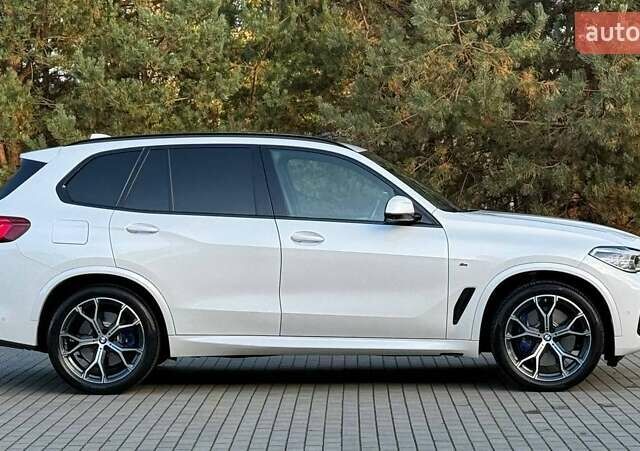 Белый БМВ Х5, объемом двигателя 3 л и пробегом 130 тыс. км за 58700 $, фото 24 на Automoto.ua