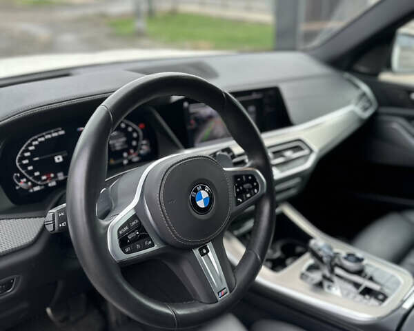 Белый БМВ Х5, объемом двигателя 3 л и пробегом 20 тыс. км за 68500 $, фото 24 на Automoto.ua