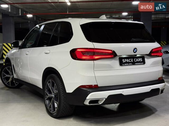 Білий БМВ Х5, об'ємом двигуна 2 л та пробігом 68 тис. км за 54500 $, фото 10 на Automoto.ua