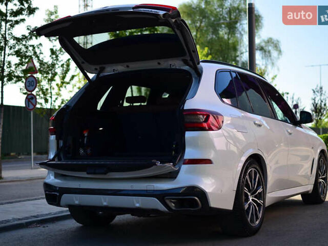 БМВ Х5 2020 в Днепре (Днепропетровске) на Automoto.ua Белый БМВ Х5, объемом двигателя 2.99 л и пробегом 75 тыс. км за 77000 $, фото 6 на Automoto.ua