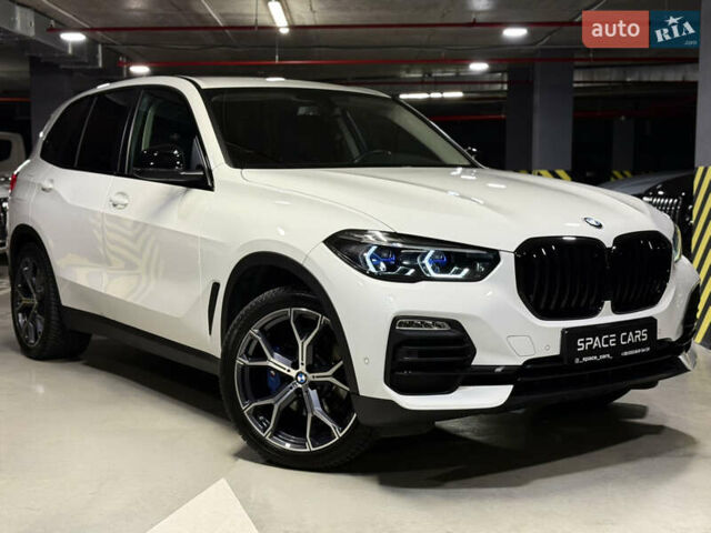 Білий БМВ Х5, об'ємом двигуна 2 л та пробігом 68 тис. км за 54500 $, фото 3 на Automoto.ua