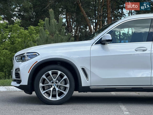 Белый БМВ Х5, объемом двигателя 3 л и пробегом 51 тыс. км за 49800 $, фото 14 на Automoto.ua