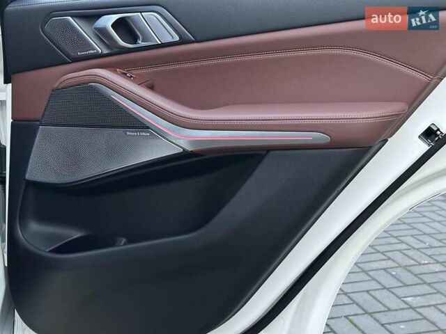 Белый БМВ Х5, объемом двигателя 3 л и пробегом 80 тыс. км за 55980 $, фото 21 на Automoto.ua