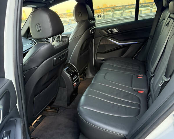 Белый БМВ Х5, объемом двигателя 3 л и пробегом 65 тыс. км за 49800 $, фото 20 на Automoto.ua