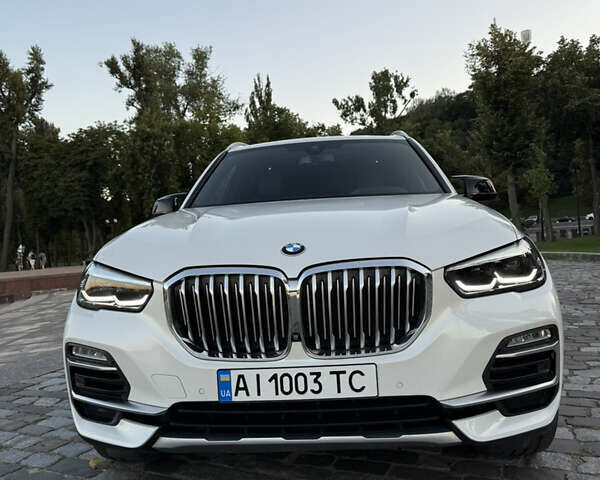 Белый БМВ Х5, объемом двигателя 3 л и пробегом 65 тыс. км за 49800 $, фото 8 на Automoto.ua