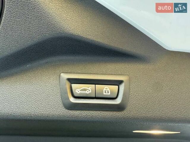 Белый БМВ Х5, объемом двигателя 3 л и пробегом 130 тыс. км за 58700 $, фото 41 на Automoto.ua