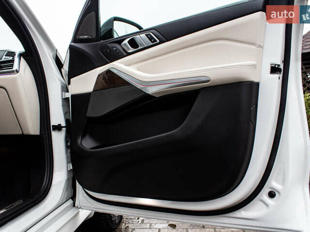 Белый БМВ Х5, объемом двигателя 4.4 л и пробегом 118 тыс. км за 57000 $, фото 63 на Automoto.ua