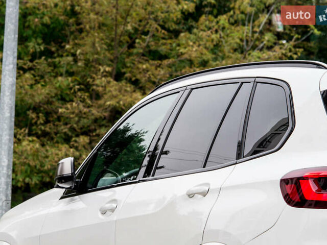 Белый БМВ Х5, объемом двигателя 4.39 л и пробегом 78 тыс. км за 68000 $, фото 34 на Automoto.ua