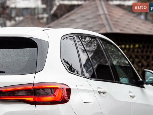 Белый БМВ Х5, объемом двигателя 4.4 л и пробегом 118 тыс. км за 57000 $, фото 11 на Automoto.ua