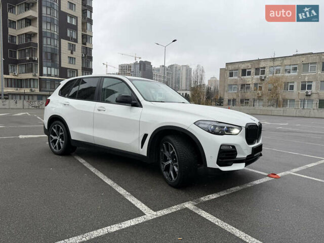 Белый БМВ Х5, объемом двигателя 2 л и пробегом 68 тыс. км за 56500 $, фото 16 на Automoto.ua