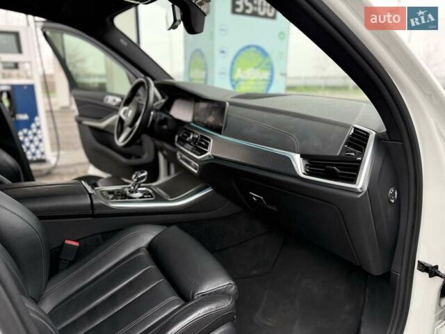 Білий БМВ Х5, об'ємом двигуна 2.99 л та пробігом 92 тис. км за 68000 $, фото 17 на Automoto.ua