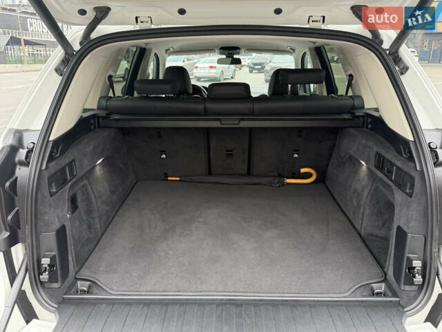 Белый БМВ Х5, объемом двигателя 2 л и пробегом 68 тыс. км за 56500 $, фото 41 на Automoto.ua