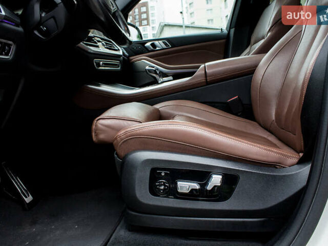 Белый БМВ Х5, объемом двигателя 4.39 л и пробегом 78 тыс. км за 68000 $, фото 75 на Automoto.ua