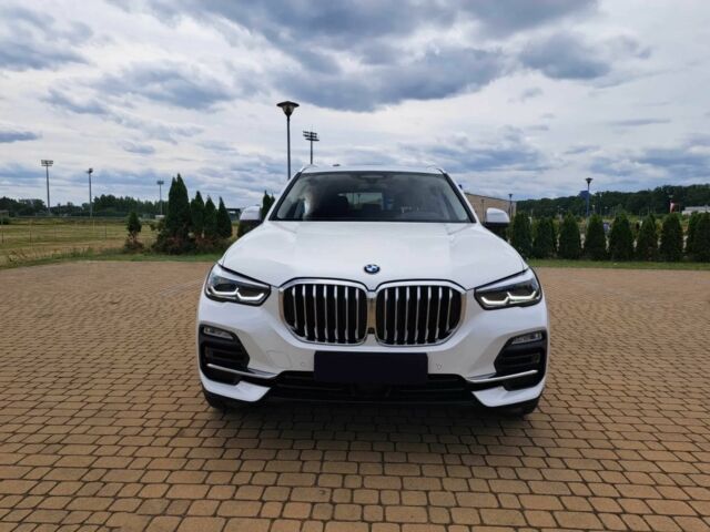 Белый БМВ Х5, объемом двигателя 2 л и пробегом 49 тыс. км за 55200 $, фото 1 на Automoto.ua