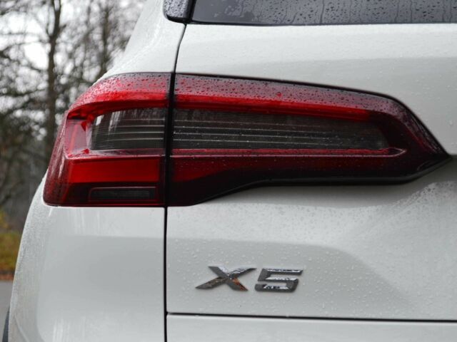 Белый БМВ Х5, объемом двигателя 3 л и пробегом 117 тыс. км за 56000 $, фото 5 на Automoto.ua