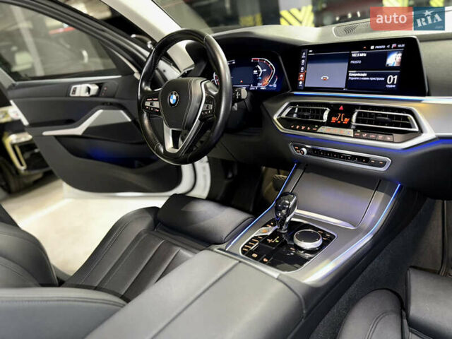 Білий БМВ Х5, об'ємом двигуна 2 л та пробігом 68 тис. км за 54500 $, фото 36 на Automoto.ua