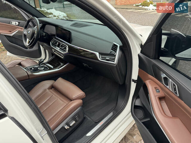 Белый БМВ Х5, объемом двигателя 3 л и пробегом 125 тыс. км за 51000 $, фото 16 на Automoto.ua