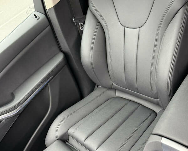 Белый БМВ Х5, объемом двигателя 2 л и пробегом 68 тыс. км за 56500 $, фото 33 на Automoto.ua