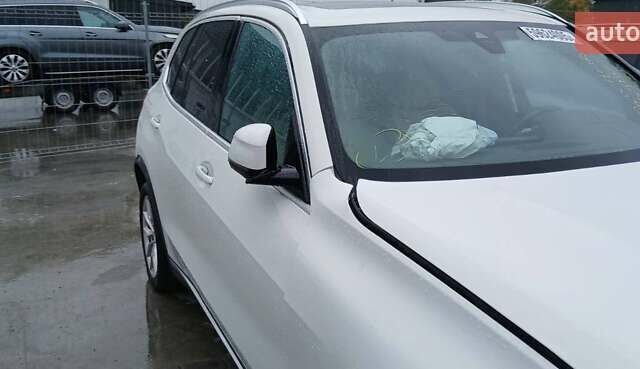 Білий БМВ Х5, об'ємом двигуна 3 л та пробігом 120 тис. км за 29500 $, фото 5 на Automoto.ua