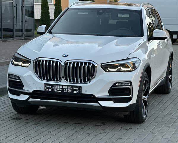 Белый БМВ Х5, объемом двигателя 0 л и пробегом 63 тыс. км за 44500 $, фото 1 на Automoto.ua