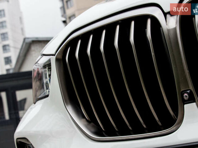 Белый БМВ Х5, объемом двигателя 4.39 л и пробегом 78 тыс. км за 68000 $, фото 19 на Automoto.ua