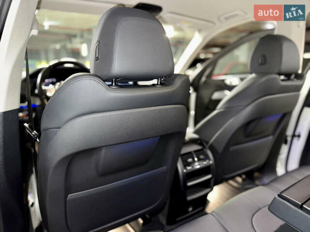 Білий БМВ Х5, об'ємом двигуна 2 л та пробігом 68 тис. км за 54500 $, фото 28 на Automoto.ua