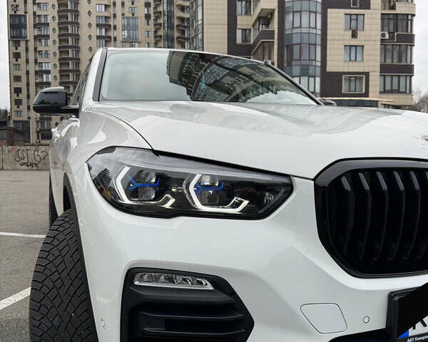 Белый БМВ Х5, объемом двигателя 2 л и пробегом 68 тыс. км за 56500 $, фото 15 на Automoto.ua