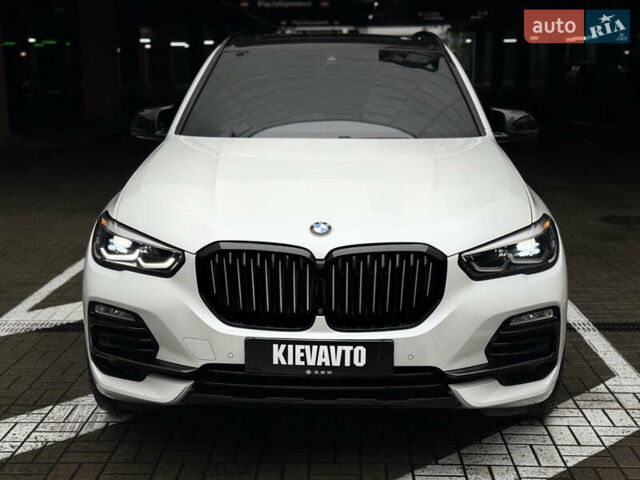 Белый БМВ Х5, объемом двигателя 3 л и пробегом 63 тыс. км за 45000 $, фото 2 на Automoto.ua