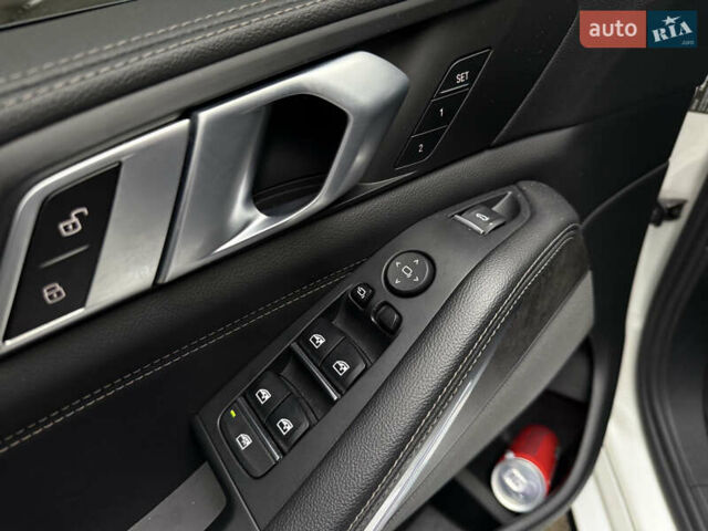 Белый БМВ Х5, объемом двигателя 3 л и пробегом 63 тыс. км за 45000 $, фото 21 на Automoto.ua