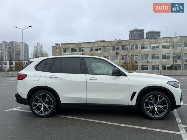 Белый БМВ Х5, объемом двигателя 2 л и пробегом 68 тыс. км за 56500 $, фото 49 на Automoto.ua