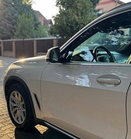 Белый БМВ Х5, объемом двигателя 3 л и пробегом 59 тыс. км за 46000 $, фото 6 на Automoto.ua