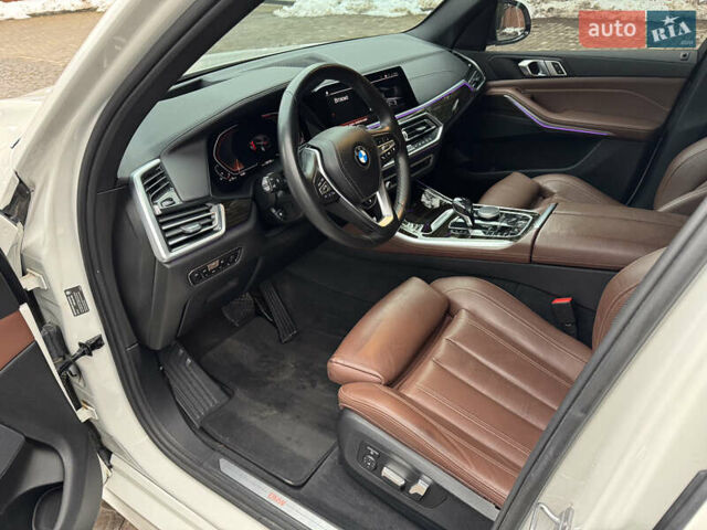 Белый БМВ Х5, объемом двигателя 3 л и пробегом 125 тыс. км за 51000 $, фото 15 на Automoto.ua