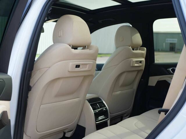 Белый БМВ Х5, объемом двигателя 3 л и пробегом 49 тыс. км за 42200 $, фото 13 на Automoto.ua