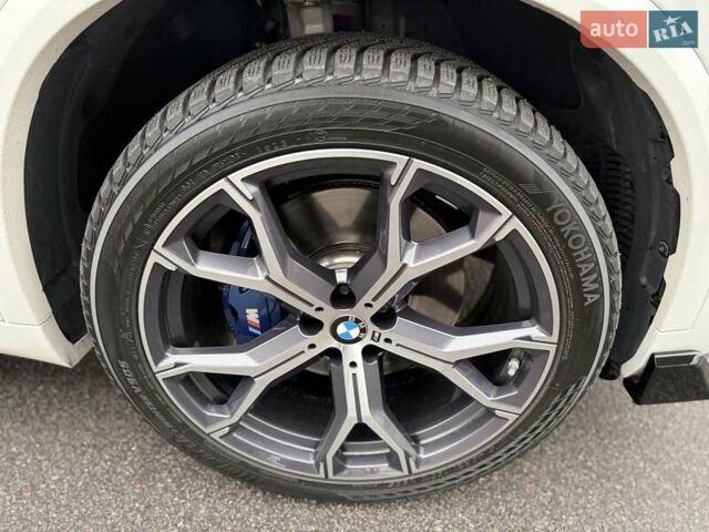 Білий БМВ Х5, об'ємом двигуна 2.99 л та пробігом 92 тис. км за 68000 $, фото 11 на Automoto.ua