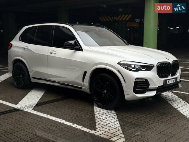 Белый БМВ Х5, объемом двигателя 3 л и пробегом 63 тыс. км за 45000 $, фото 1 на Automoto.ua
