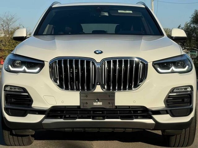 Белый БМВ Х5, объемом двигателя 3 л и пробегом 49 тыс. км за 23600 $, фото 1 на Automoto.ua