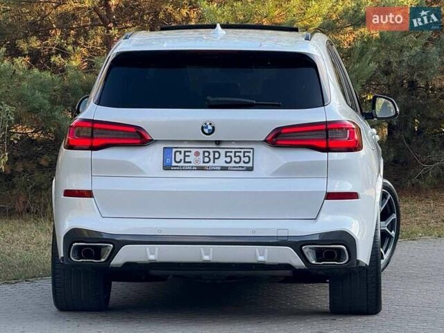 Белый БМВ Х5, объемом двигателя 3 л и пробегом 130 тыс. км за 58700 $, фото 38 на Automoto.ua