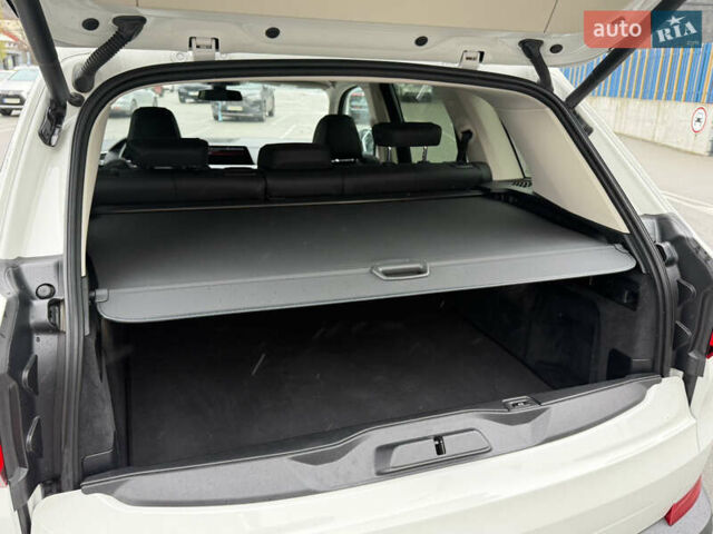 Белый БМВ Х5, объемом двигателя 2 л и пробегом 68 тыс. км за 56500 $, фото 31 на Automoto.ua