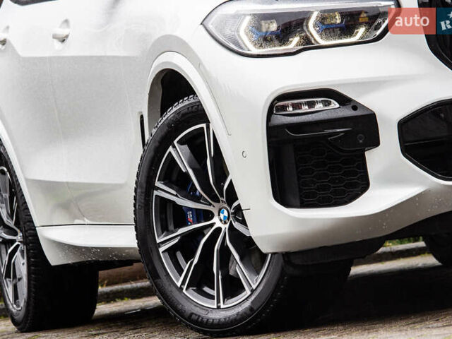 Белый БМВ Х5, объемом двигателя 4.4 л и пробегом 118 тыс. км за 57000 $, фото 2 на Automoto.ua