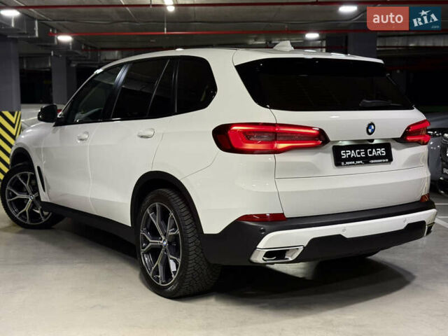 Білий БМВ Х5, об'ємом двигуна 2 л та пробігом 68 тис. км за 54500 $, фото 9 на Automoto.ua