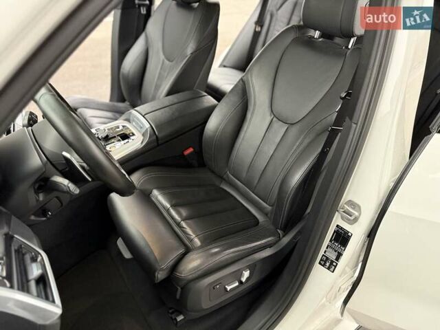 Білий БМВ Х5, об'ємом двигуна 2.99 л та пробігом 92 тис. км за 68000 $, фото 16 на Automoto.ua