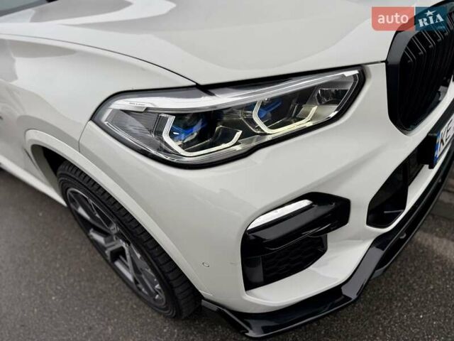 Білий БМВ Х5, об'ємом двигуна 2.99 л та пробігом 92 тис. км за 68000 $, фото 10 на Automoto.ua