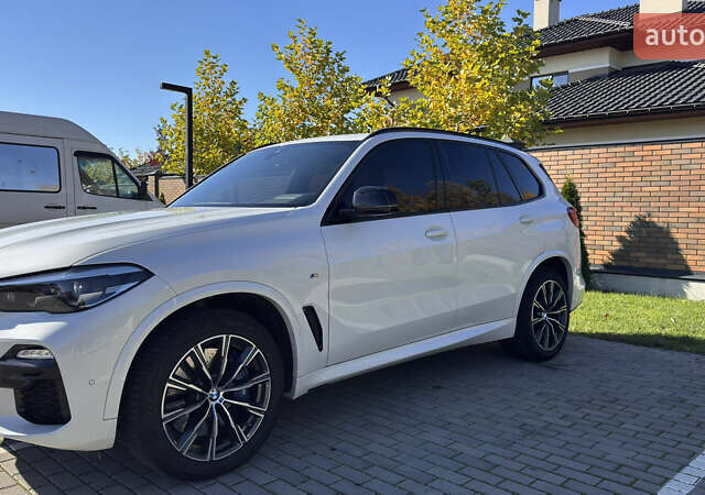 Белый БМВ Х5, объемом двигателя 2.99 л и пробегом 135 тыс. км за 61900 $, фото 3 на Automoto.ua