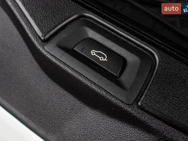 Белый БМВ Х5, объемом двигателя 4.4 л и пробегом 118 тыс. км за 57000 $, фото 70 на Automoto.ua